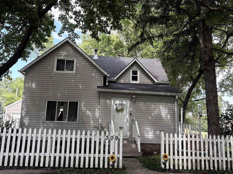1st image of 309 7th Ave W