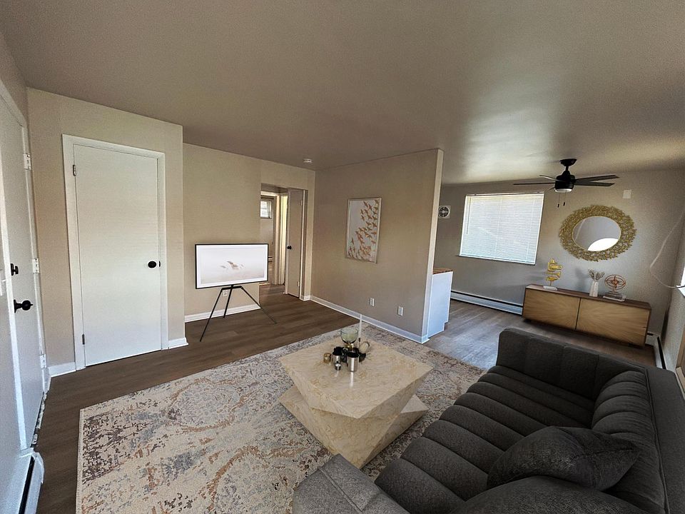 1st image of 3337 Parkcrest Ln #4
