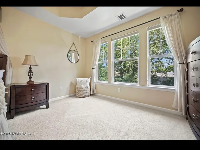 100 Pine St #9 — Photo 25