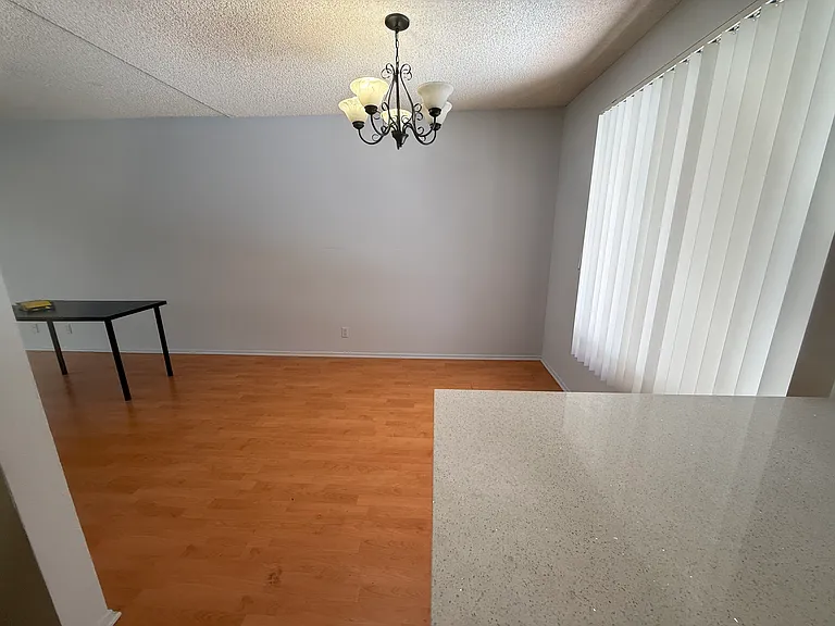 401 W Dryden St #104 — Photo 2