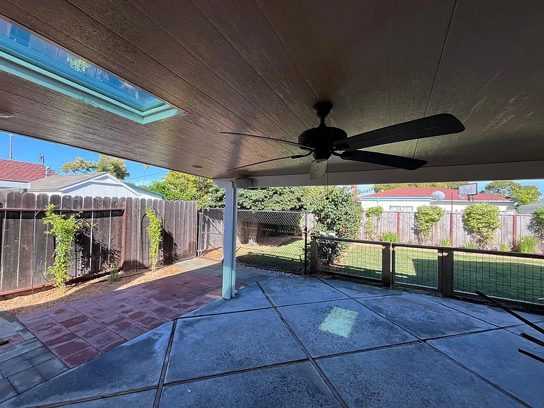948 Leith Ave — Photo 27