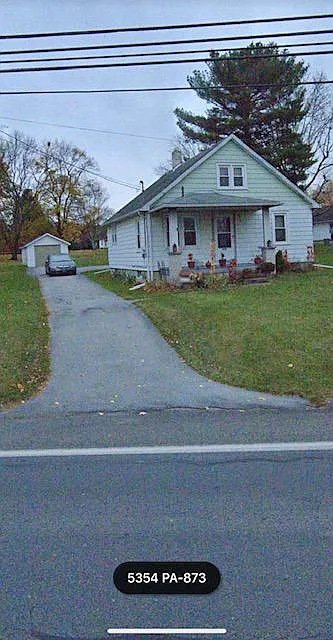 4 bed, 1400 sqft, $2,299 — Photo 2