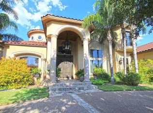 101 Norman Dr, Laredo, TX 78045