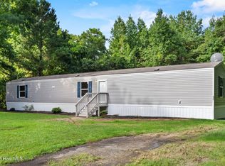325 Messer Loop Rd, Burgaw, NC 28425