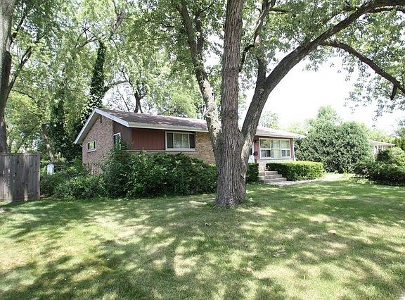 3rd image of 2310 Greenfield Dr