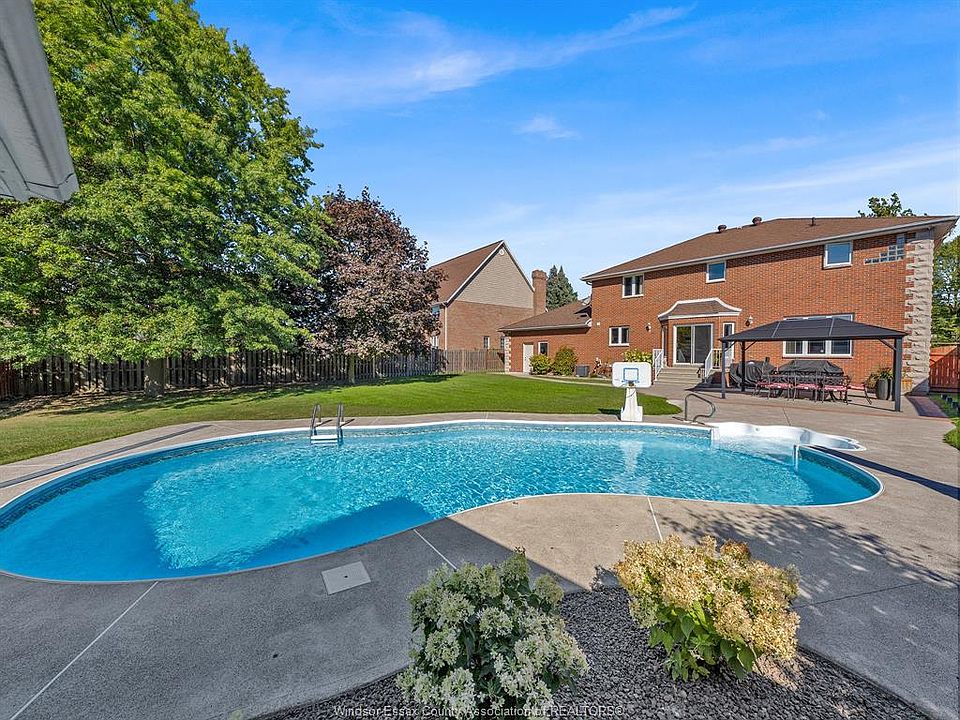 1st image of 633 Old Tecumseh Rd E