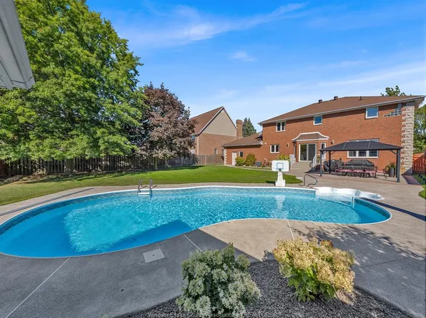 633 Old Tecumseh Rd E, Lakeshore, ON N8L 0B7