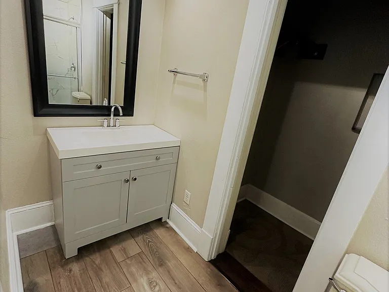 606 Lake Dot Cir #C — Photo 4