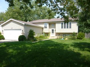2618 30th St, Zion, IL 60099