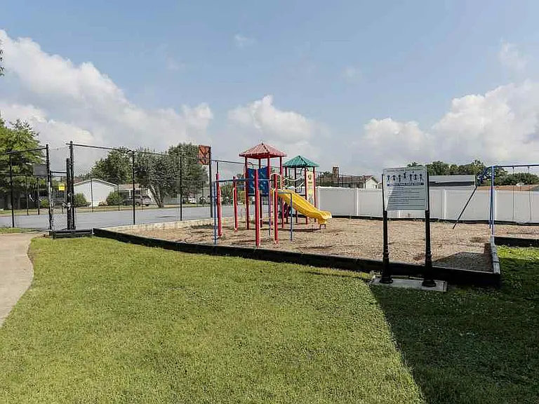 Cedar Glen — Photo 6
