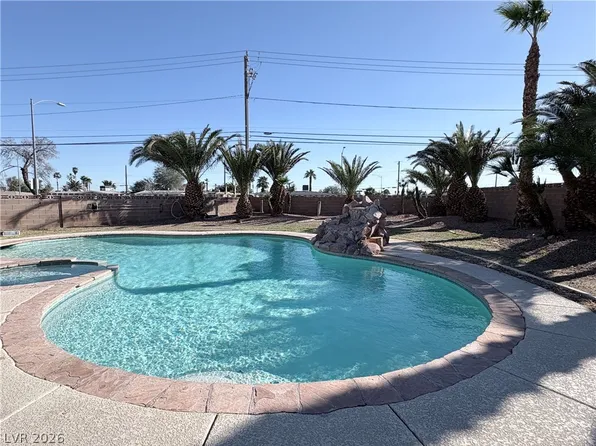 1613 Crystal Chimes Dr, Las Vegas, NV 89106