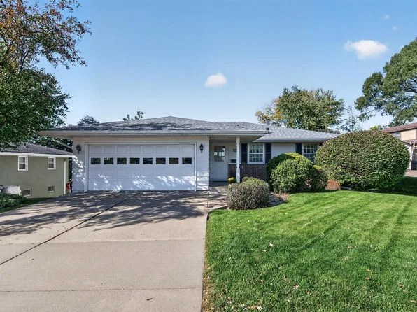 3412 Silver Lake Rd, Saint Anthony, MN 55418
