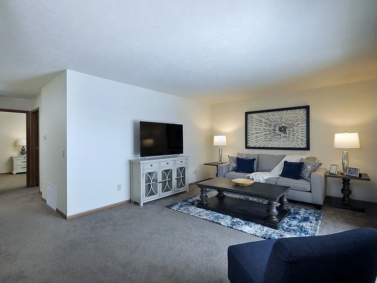 Oak Tree Apartments — Photo 19