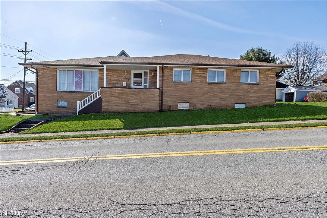 3801 Woodlawn Way photo 1