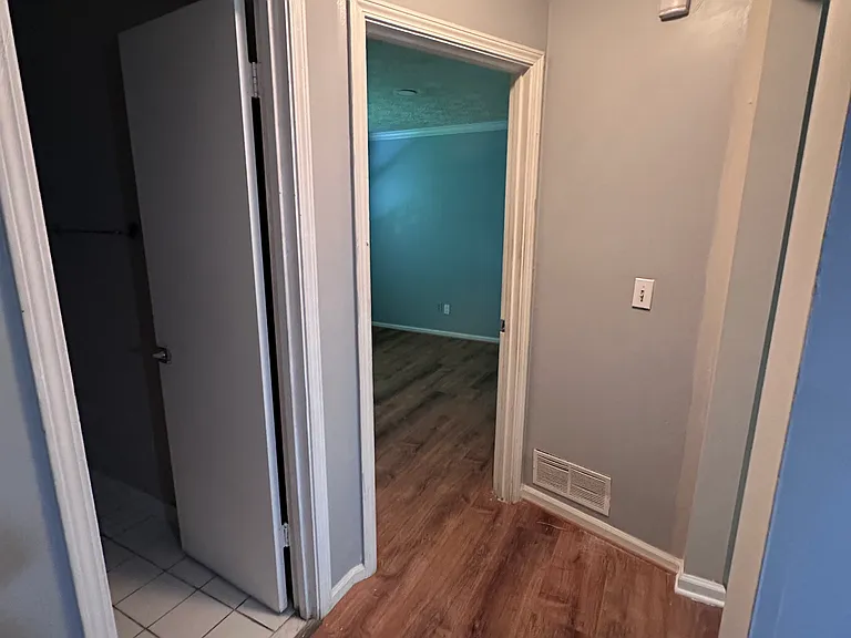 5172 Williams Rd #B — Photo 3