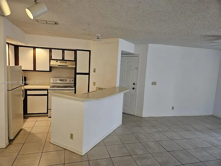 3300 Pinewalk Dr N #1911 — Photo 6