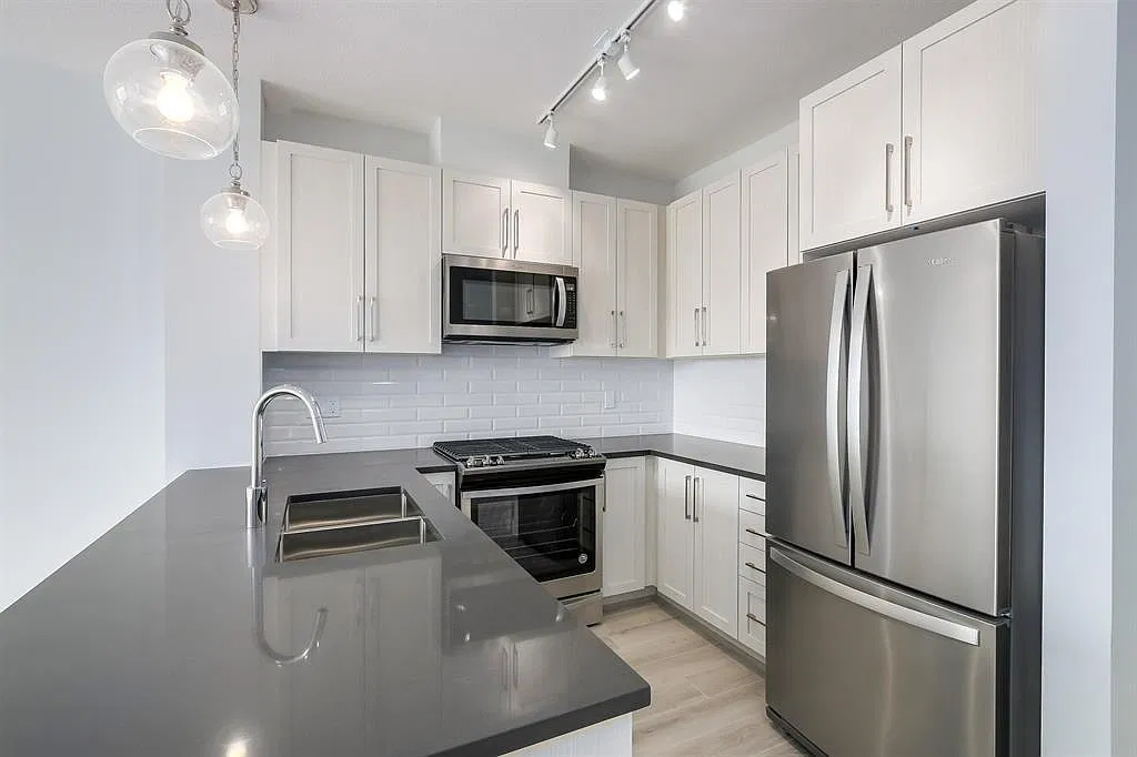 1 bed, 692 sqft, $2,000 — Photo 3
