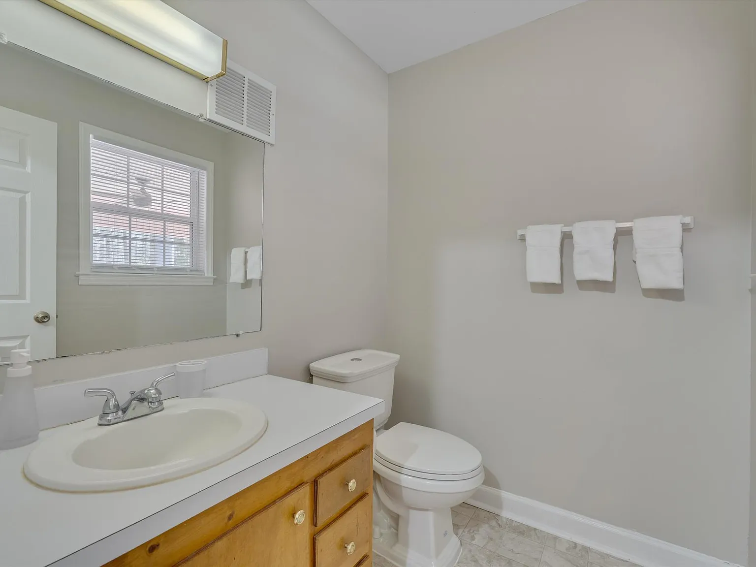 3 bed, 2.5 bath, 1413 sqft, $2,750 — Photo 3