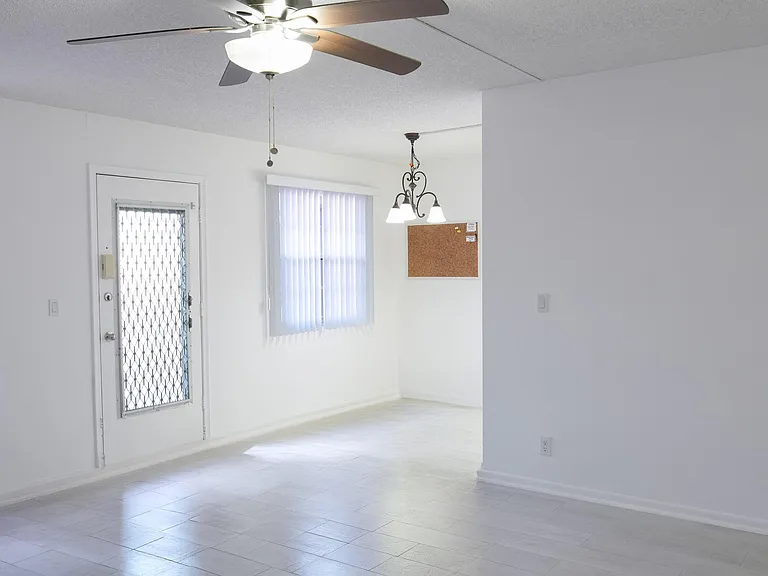 400 SW 134th Way #302F — Photo 16