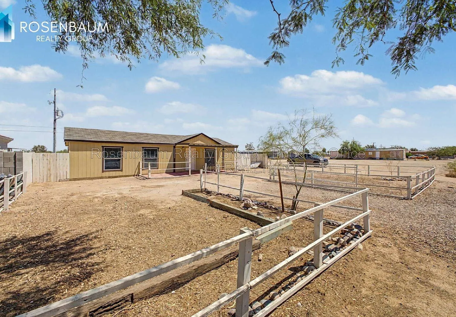 3 bed, 2.0 bath, 1015 sqft, $1,395 — Photo 3