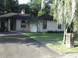 2711 Savannah Dr, Plant City, FL 33563