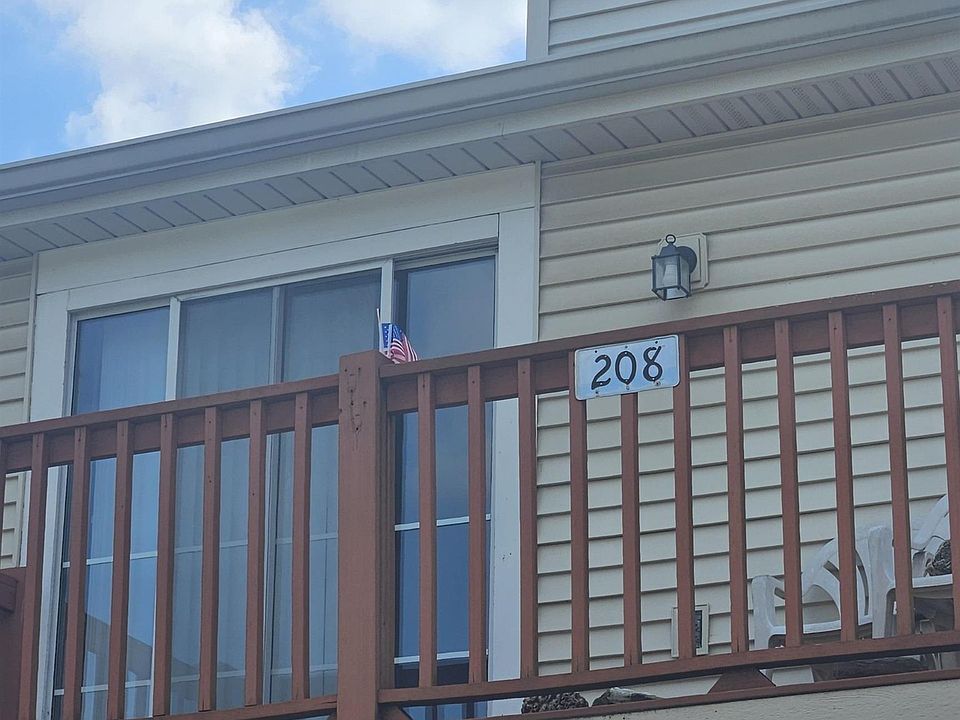 2nd image of 3019 SW Maupin Ln APT 208