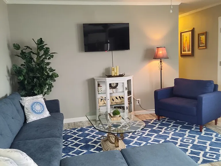 City Lake Dr — Photo 3
