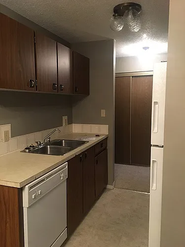91 Cosgrove Cres #202-RED Photo 1
