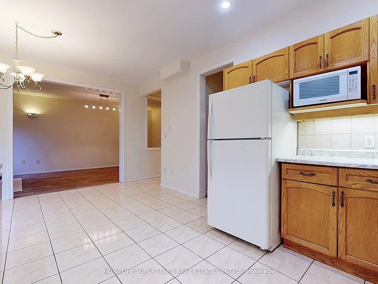 32 Holkham Ave — Photo 10