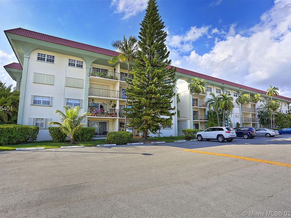 1st image of 8107 SW 72nd Ave APT 313E