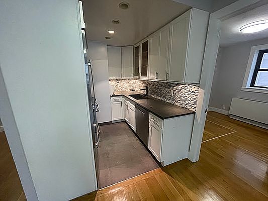 1st image of 305 E 47th St #14A