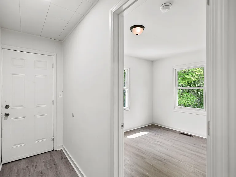 715 Corinth Rd — Photo 29
