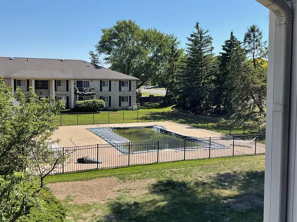 6103 Orchard Lake Rd APT 203, West Bloomfield, MI 48322