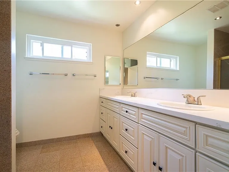 11300 Yolanda Ave — Photo 21