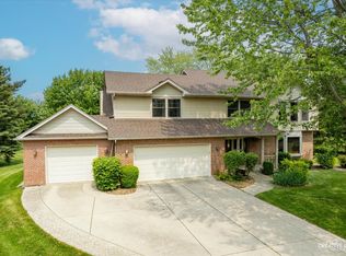 215 Dickson Ct, Yorkville, IL 60560