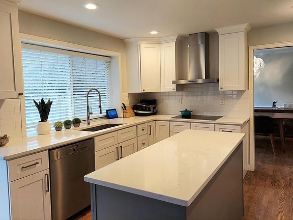 4th image of 24449 SE 42nd Pl