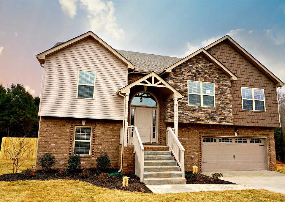 1st image of 3527 Clover Hill Dr
