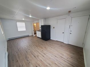 608 Washington Ave APT 4, Bridgeville, PA 15017