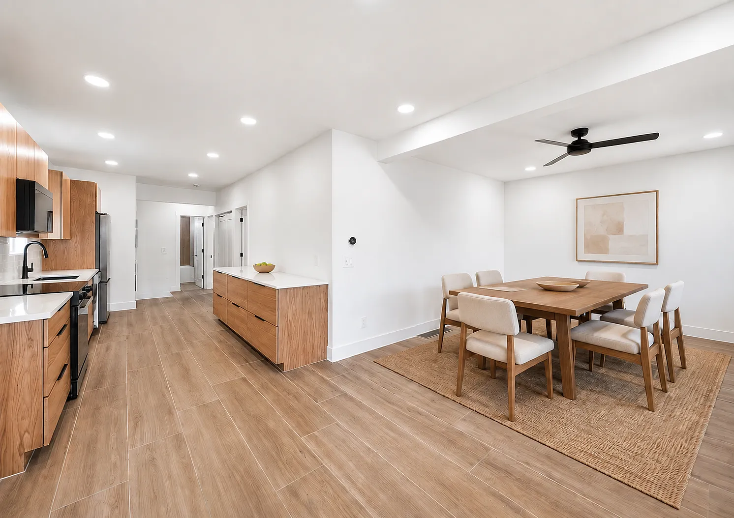 2 bed, 1000 sqft, $2,300 — Photo 3