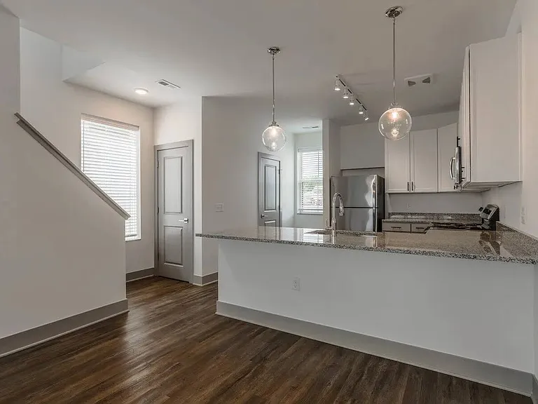 Parkview Apartments — Photo 12