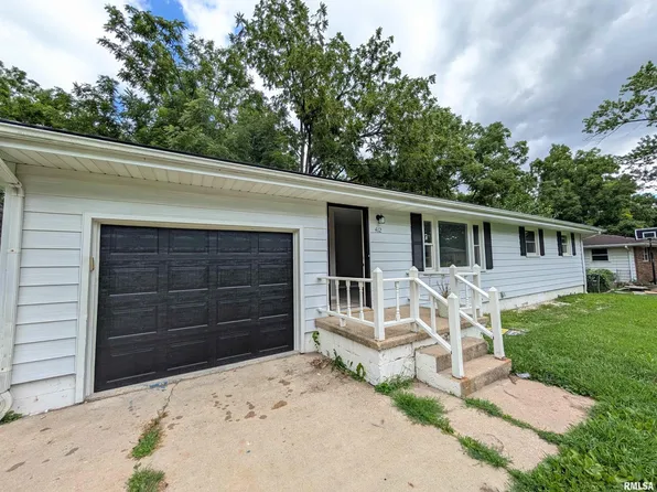 412 Elmhurst Dr, Washington, IL 61571