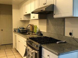 180 Shady Grove Dr, Riverside, CA 92507