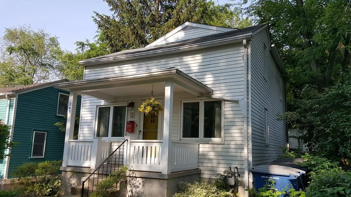 245 Murray Ave photo 1