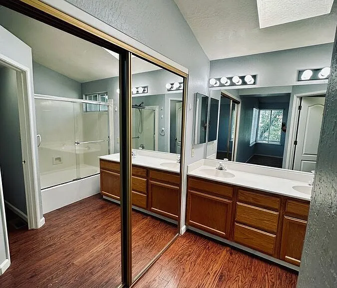 1160 Forest Knoll Ct — Photo 14