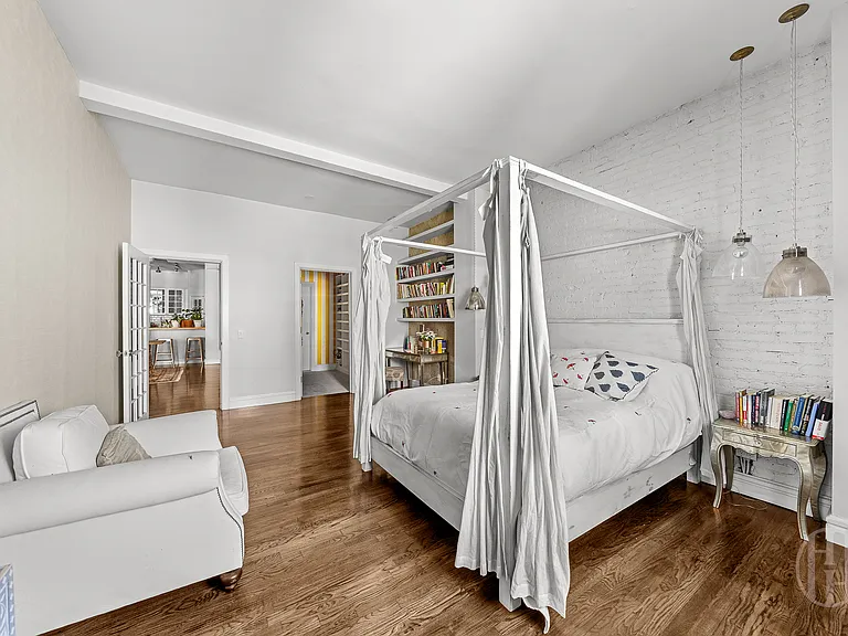 116 W 14th St #8N — Photo 14