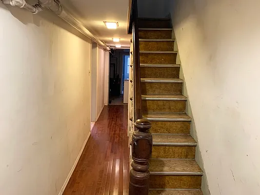 Sold by Capri Jet Realty Corp | media 3