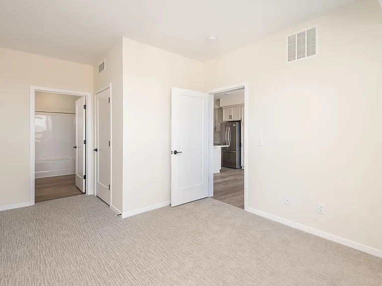 The Uptown Apartments — Photo 47