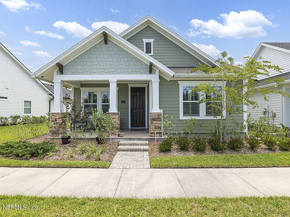2nd image of 24 CRESCENDO Avenue