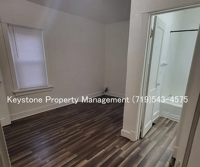 1102 W 16th St — Photo 7
