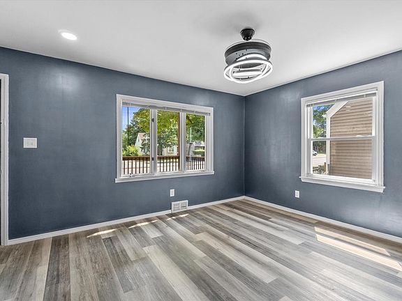 5th image of 5277 N 51st BOULEVARD